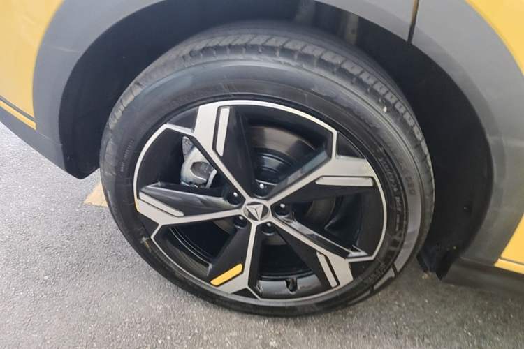 Used Deepal S07 2026 230Ultra with Huawei Qiankun ADS SE Edition Right Rear Wheel Hub