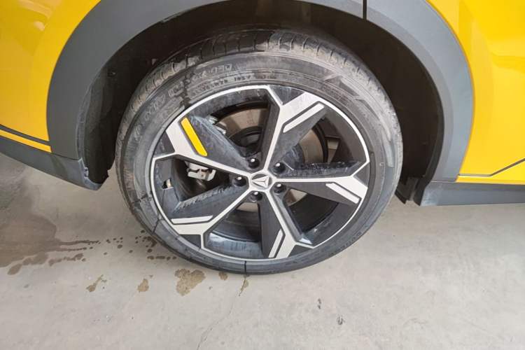 Used Deepal S07 2026 230Ultra with Huawei Qiankun ADS SE Edition Right Rear Wheel Hub