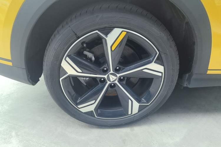 Used Deepal S07 2026 230Ultra with Huawei Qiankun ADS SE Edition Right Rear Wheel Hub