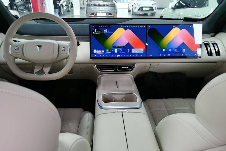 Used Deepal S09 2025 Four-Wheel Drive Ultra+ Custom Edition Center Console