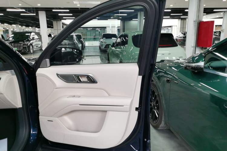 Used Deepal S09 2025 Four-Wheel Drive Ultra+ Custom Edition Right Front Door Interior