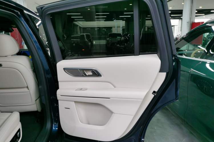 Used Deepal S09 2025 Four-Wheel Drive Ultra+ Custom Edition Right Rear Door Interior