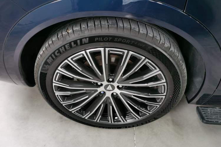 Used Deepal S09 2025 Four-Wheel Drive Ultra+ Custom Edition Right Rear Wheel Hub