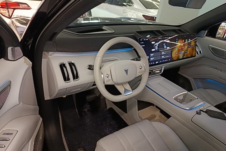 Used Deepal S09 2025 Rear-Drive Ultra+ Center Console