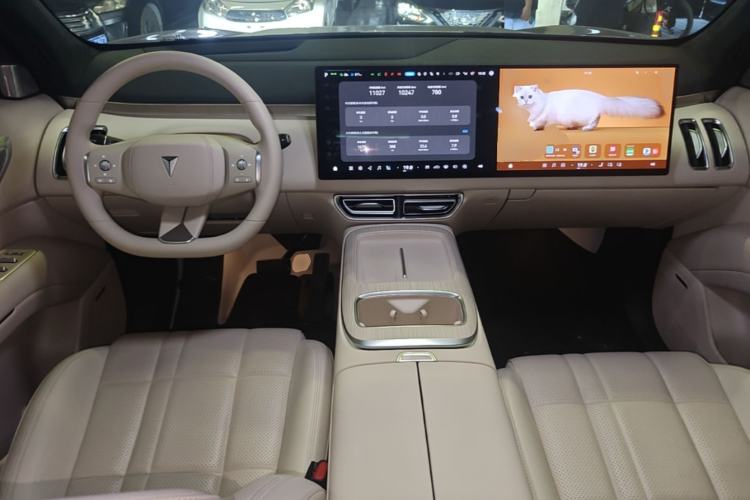 Used Deepal S09 2025 Four-Wheel Drive Ultra+ Custom Edition Center Console