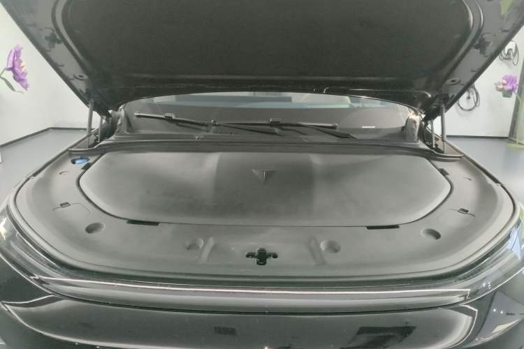 Used Deepal S09 2025 Rear-Drive Ultra Engine Bay