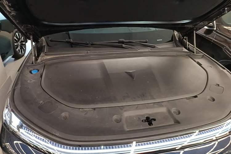 Used Deepal S09 2025 Rear-Drive Ultra+ Engine Bay