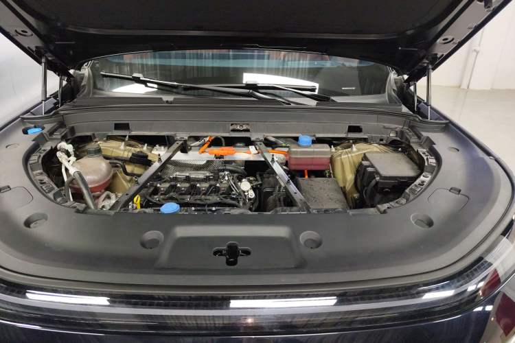 Used Deepal S09 2025 Rear-Drive Ultra+ Engine Bay