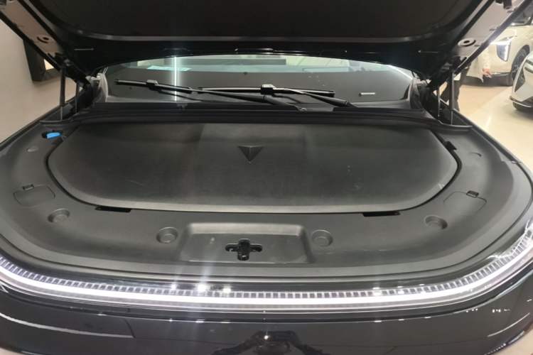 Used Deepal S09 2025 Rear-Drive Ultra+ Engine Bay