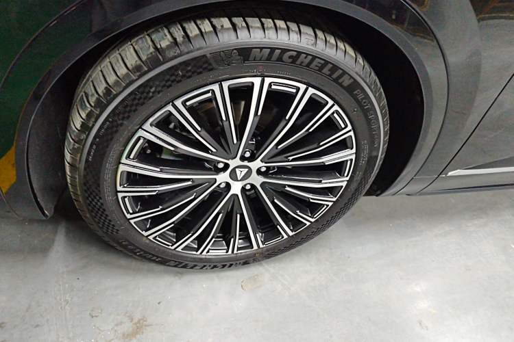 Used Deepal S09 2025 Four-Wheel Drive Ultra+ Custom Edition Exterior 1