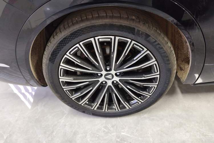 Used Deepal S09 2025 Rear-Drive Ultra+ Exterior 2
