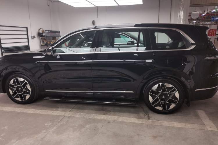 Used Deepal S09 2025 Rear-Drive Ultra Exterior 3