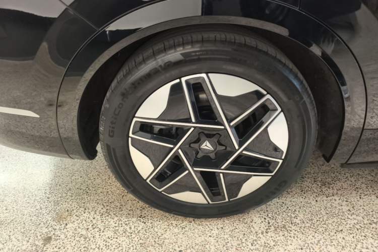 Used Deepal S09 2025 Rear-Drive Ultra+ Exterior 3