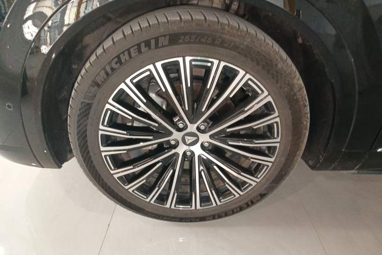 Used Deepal S09 2025 Rear-Drive Ultra Exterior 4