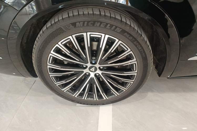 Used Deepal S09 2025 Rear-Drive Ultra Exterior 5