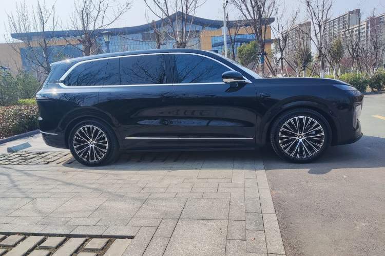 Used Deepal S09 2025 Four-Wheel Drive Ultra+ Custom Edition Exterior 8