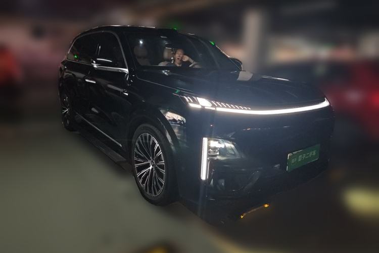 Used Deepal S09 2025 Model Four-Wheel Drive Ultra+ Customized Long-Range Version Front Right 45 Deg