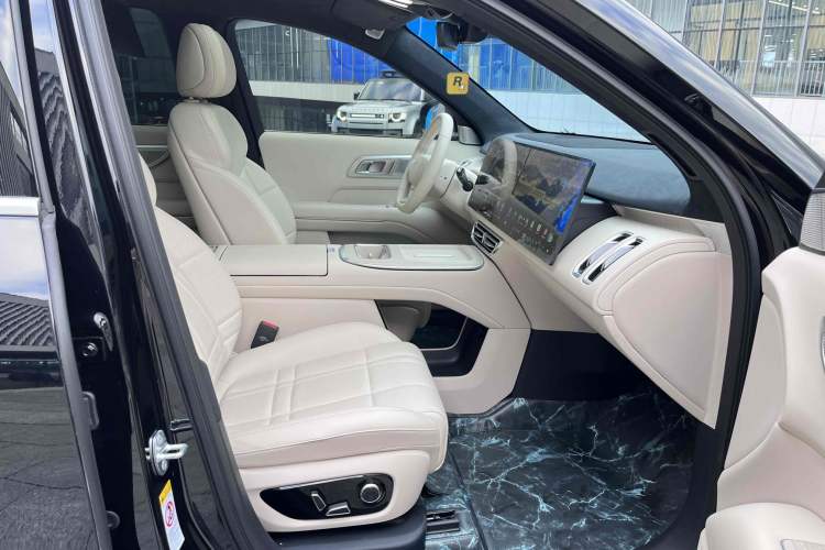 Used Deepal S09 2025 Four-Wheel Drive Ultra+ Custom Edition Interior 14
