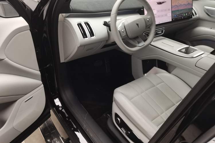 Used Deepal S09 2025 Rear-Drive Ultra Interior 3