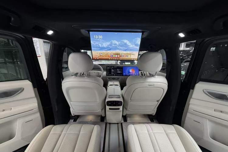 Used Deepal S09 2025 Four-Wheel Drive Ultra+ Custom Edition Interior 5