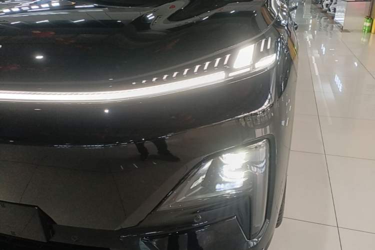 Used Deepal S09 2025 Four-Wheel Drive Ultra+ Custom Edition Left Front Headlight