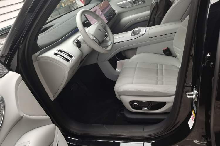 Used Deepal S09 2025 Rear-Drive Ultra Left Front Seat