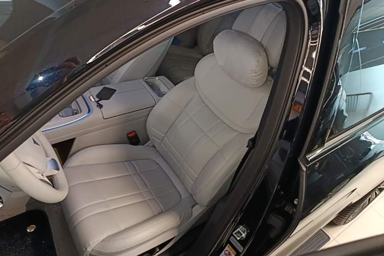 Used Deepal S09 2025 Rear-Drive Ultra+ Left Front Seat