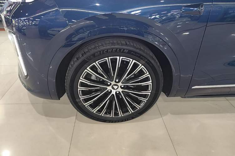 Used Deepal S09 2025 Four-Wheel Drive Ultra+ Custom Edition Left Front Wheel Hub