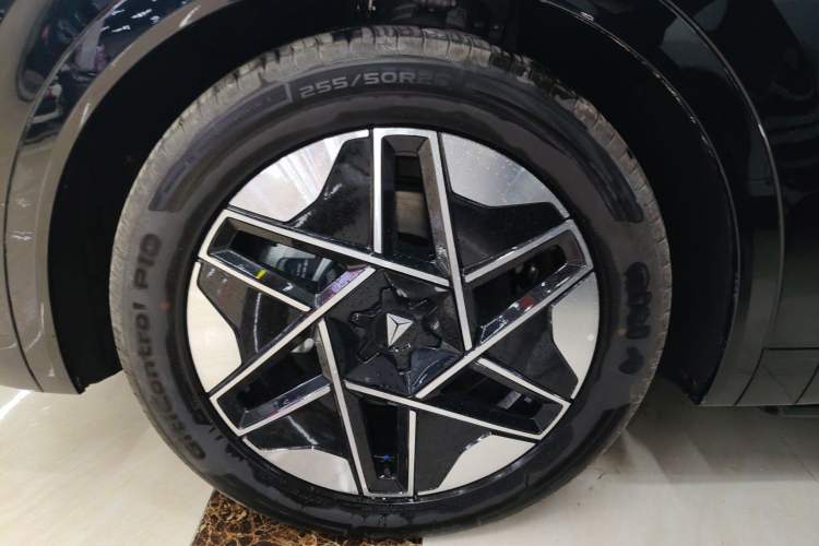 Used Deepal S09 2025 Rear-Drive Ultra Left Front Wheel Hub