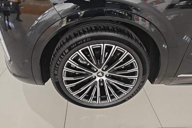 Used Deepal S09 2025 Four-Wheel Drive Ultra+ Custom Edition Left Front Wheel Hub