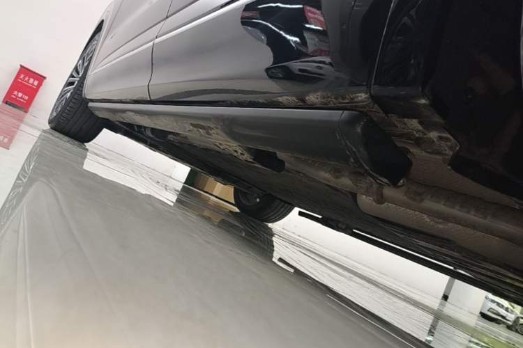 Used Deepal S09 2025 Rear-Drive Ultra+ Left Side Sill