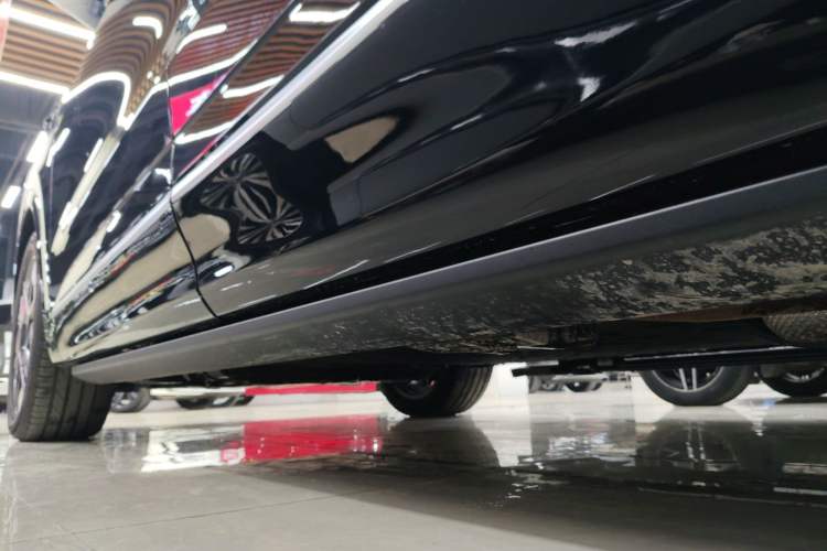 Used Deepal S09 2025 Rear-Drive Ultra Left Side Sill