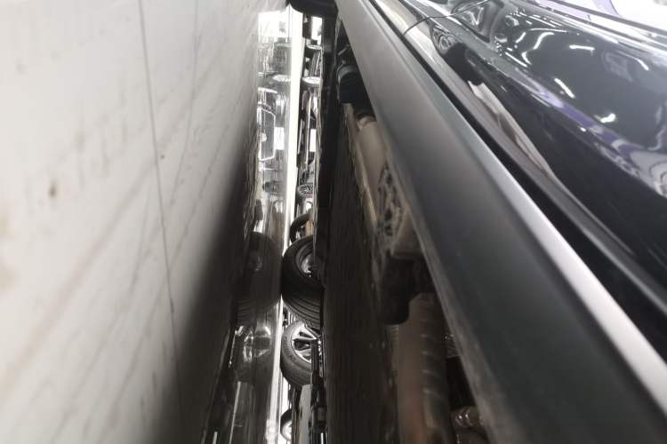 Used Deepal S09 2025 Four-Wheel Drive Ultra+ Custom Edition Left Side Sill