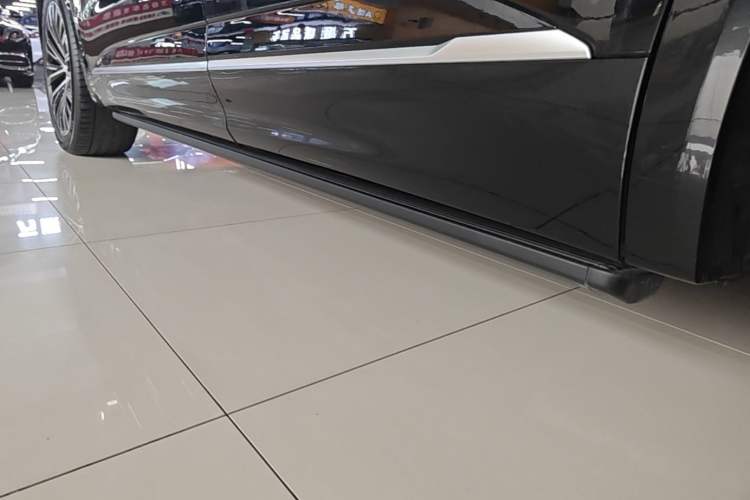 Used Deepal S09 2025 Four-Wheel Drive Ultra+ Custom Edition Left Side Sill