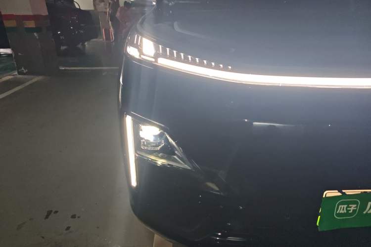 Used Deepal S09 2025 Model Four-Wheel Drive Ultra+ Customized Long-Range Version Right Front Headlight