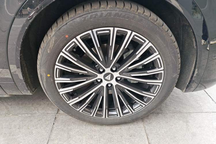 Used Deepal S09 2025 Four-Wheel Drive Ultra+ Custom Edition Right Front Wheel Hub