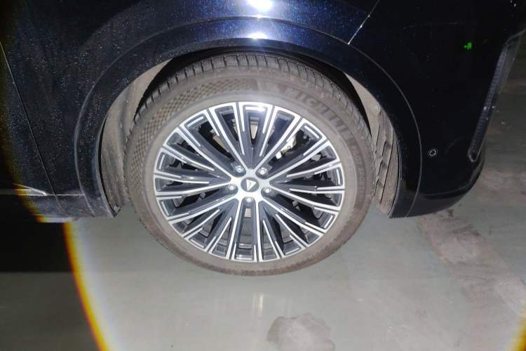 Used Deepal S09 2025 Four-Wheel Drive Ultra+ Custom Edition Right Front Wheel Hub
