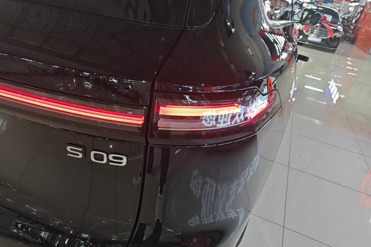Used Deepal S09 2025 Four-Wheel Drive Ultra+ Custom Edition Right Rear Taillight