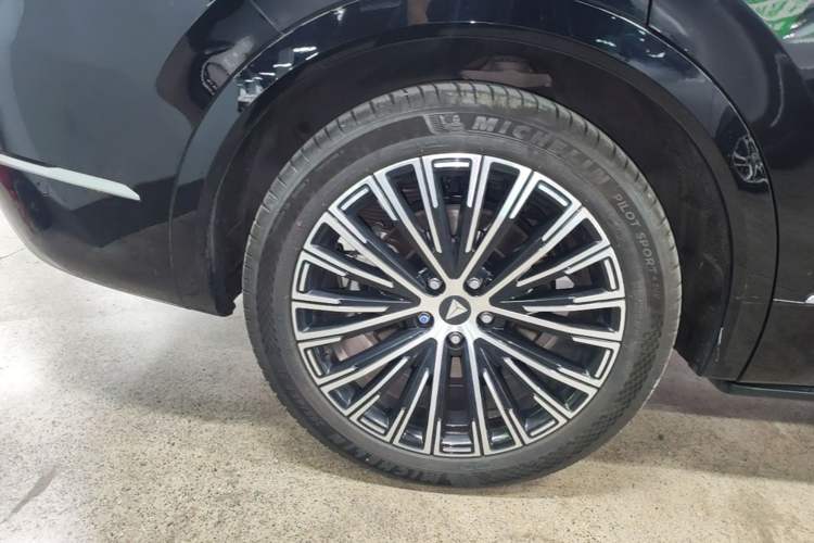 Used Deepal S09 2025 Four-Wheel Drive Ultra+ Custom Edition Right Rear Wheel Hub