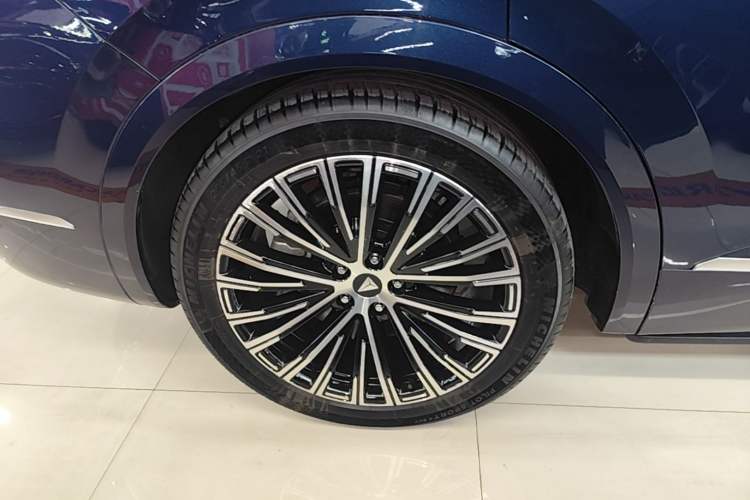 Used Deepal S09 2025 Four-Wheel Drive Ultra+ Custom Edition Right Rear Wheel Hub