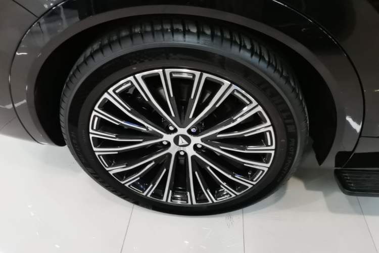 Used Deepal S09 2025 Four-Wheel Drive Ultra+ Custom Edition Right Rear Wheel Hub