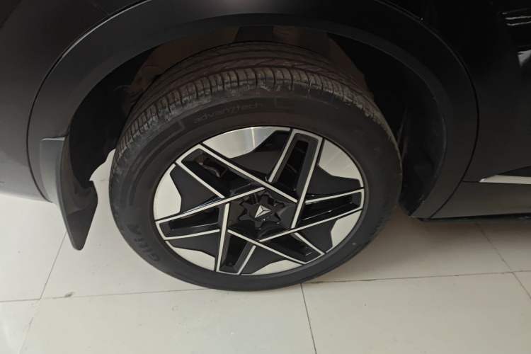 Used Deepal S09 2025 Four-Wheel-Drive Ultra Right Rear Wheel Hub
