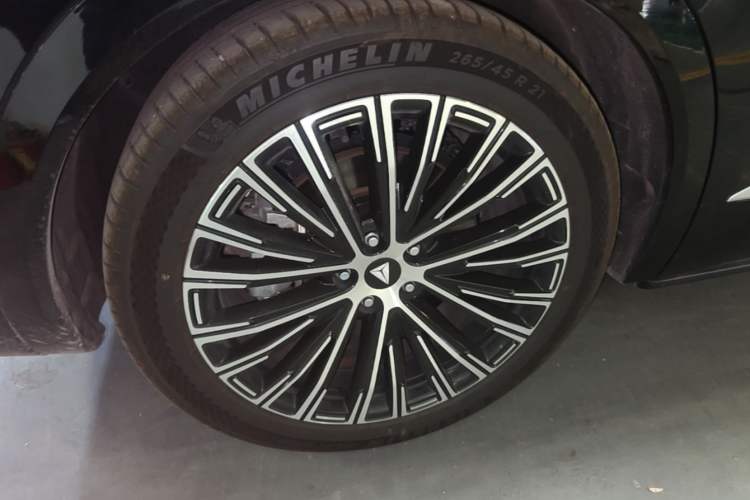 Used Deepal S09 2025 Four-Wheel Drive Ultra+ Custom Edition Right Rear Wheel Hub