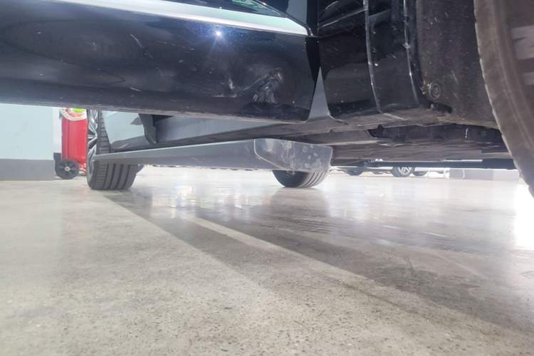 Used Deepal S09 2025 Four-Wheel Drive Ultra+ Custom Edition Right Side Sill