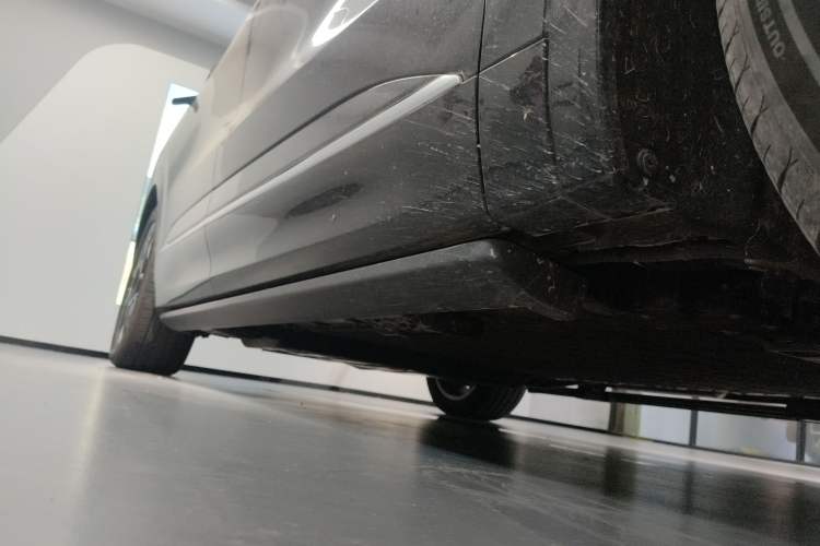 Used Deepal S09 2025 Rear-Drive Ultra Right Side Sill