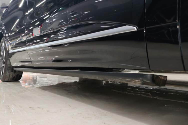 Used Deepal S09 2025 Rear-Drive Ultra Right Side Sill