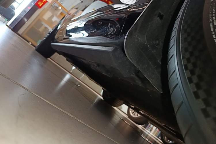 Used Deepal S09 2025 Rear-Drive Ultra+ Right Side Sill