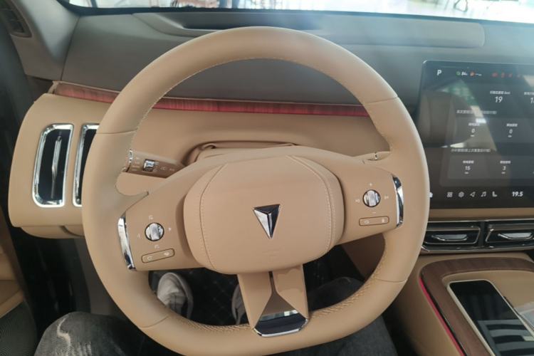 Used Deepal S09 2025 Model Rear-Wheel Drive Ultra+ Long-Range Version Steering Wheel