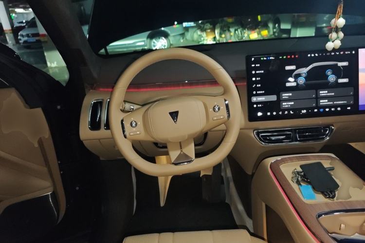 Used Deepal S09 2025 Model Four-Wheel Drive Ultra+ Customized Long-Range Version Steering Wheel