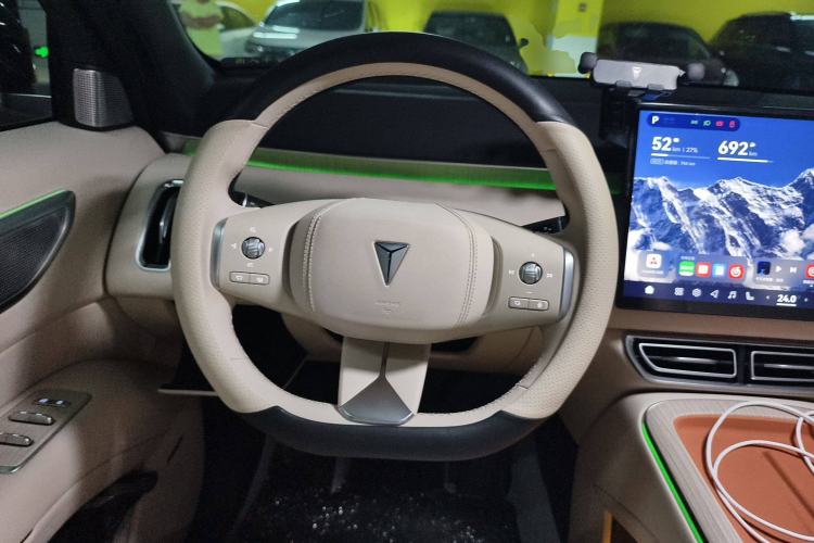 Used Deepal S09 2025 Rear-Drive Ultra Steering Wheel